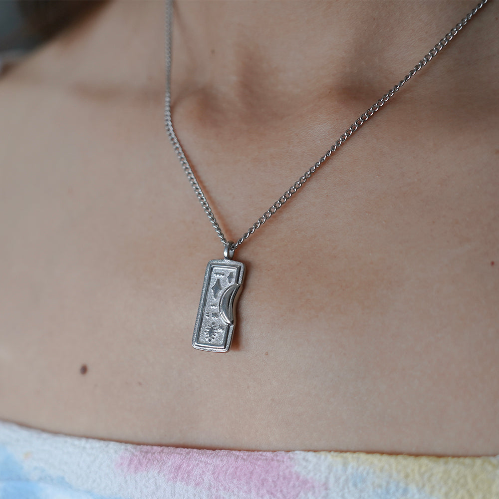 Collar con dije circular Isabella