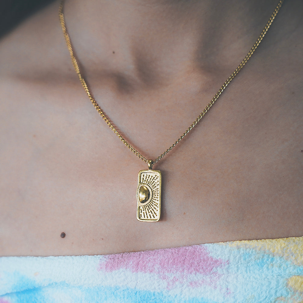 Collar con dije circular Isabella