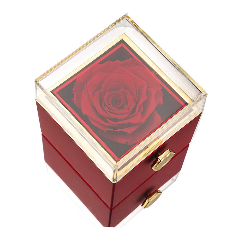 Eternal Rose Box - M/ Graveret Halskæde & Ægte Rose