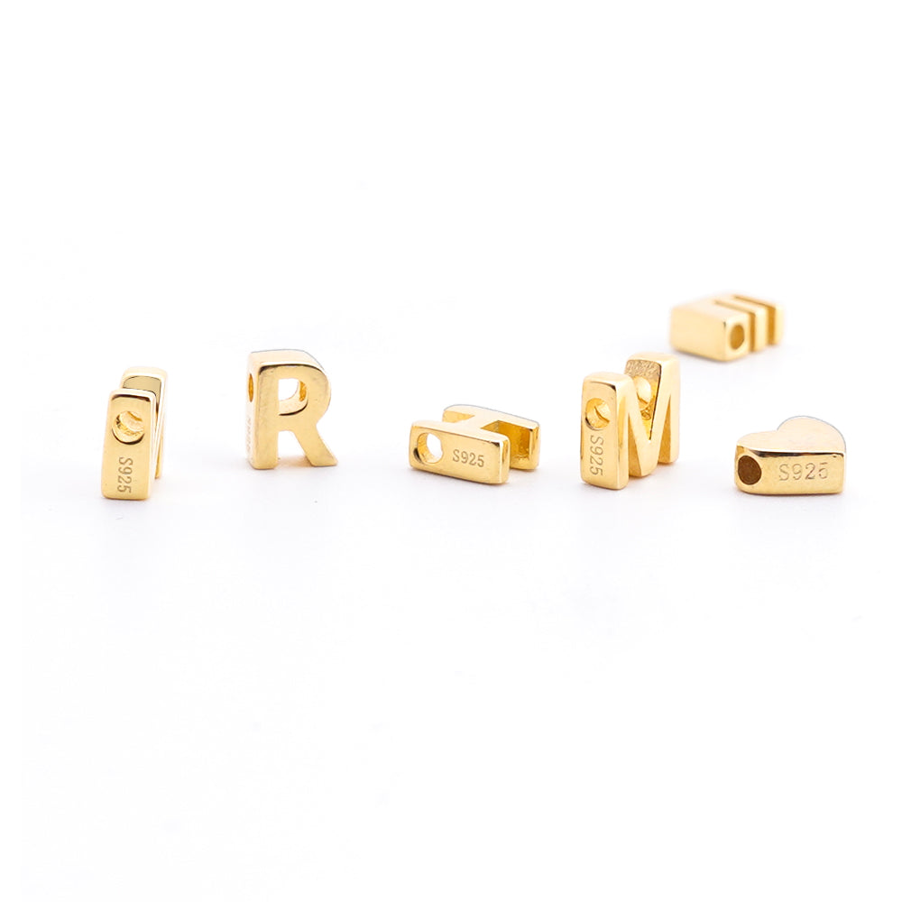 Collar con colgante inicial