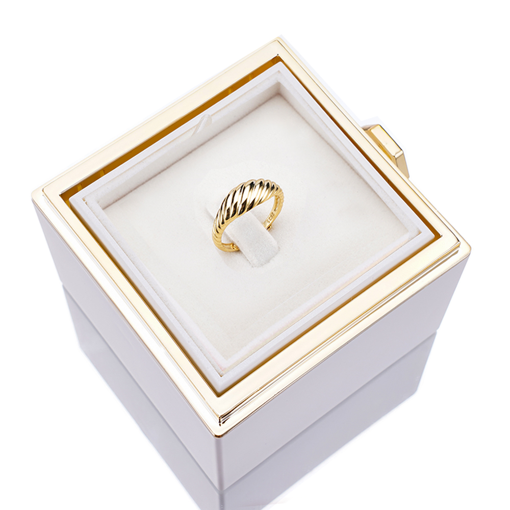 Pudełko Z Wiecznymi Różami - Z Pierścionkiem S925 I Prawdziwą Różą